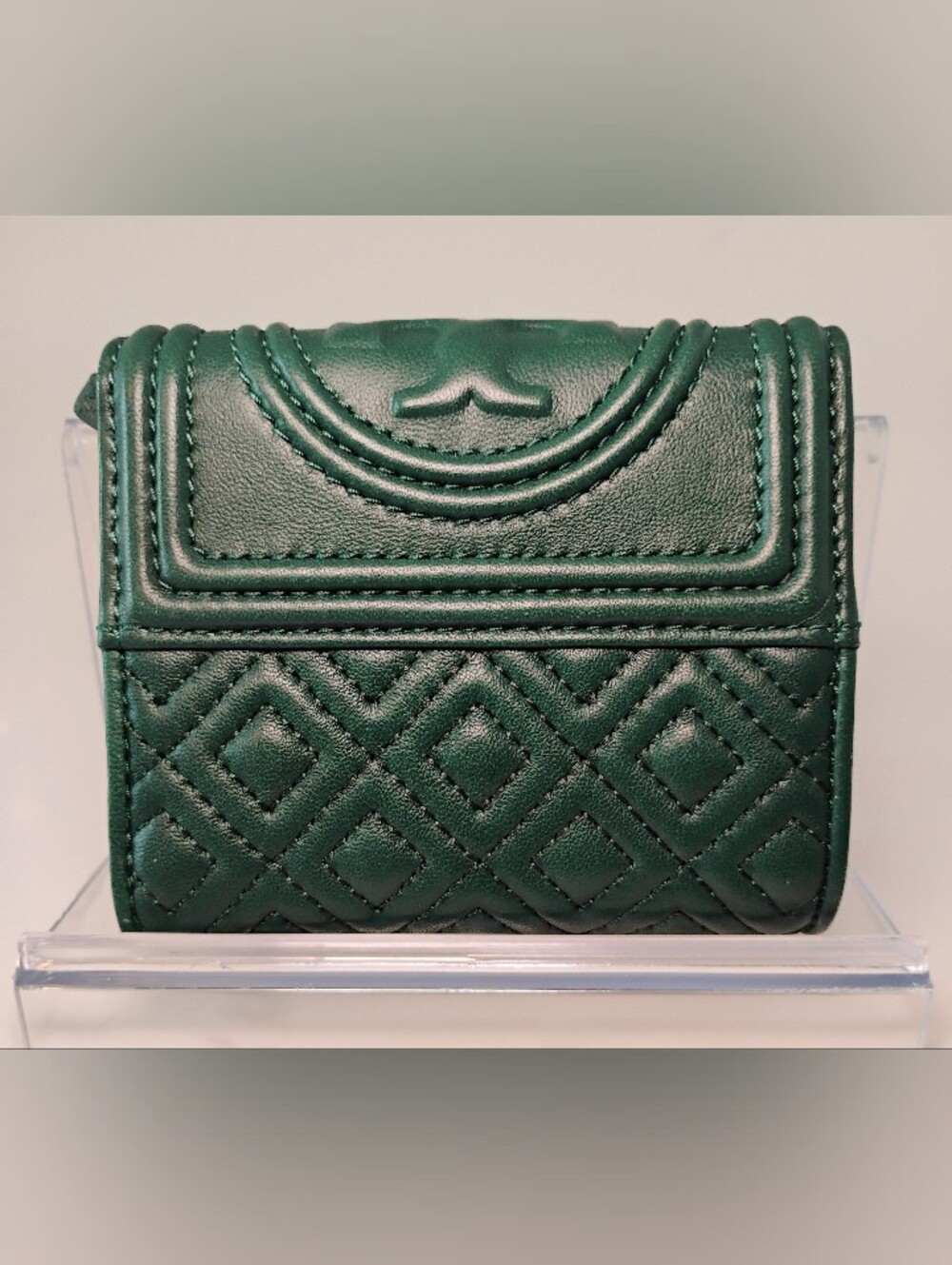 Tory Burch Leather Wallet LIKE NEW - Emerald Green Quilted Compact GHW